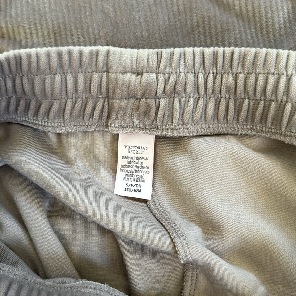 NWOT Victoria’s Secret set - Picture 3 of 4